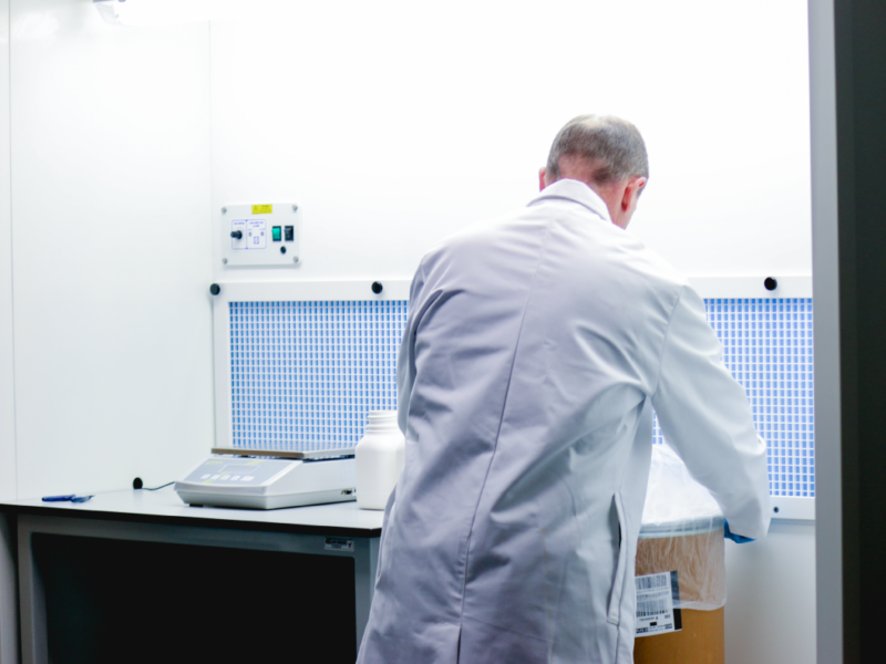 Monmouth-Scientific-Products_Circulaire-Containment-Booth_002